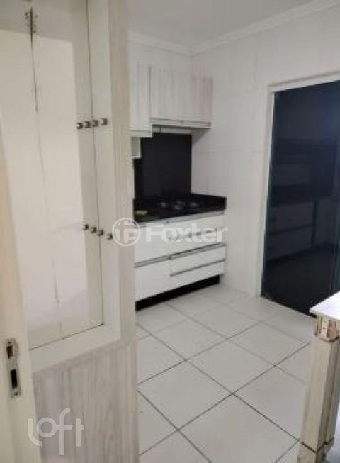 Image 3 - 858715