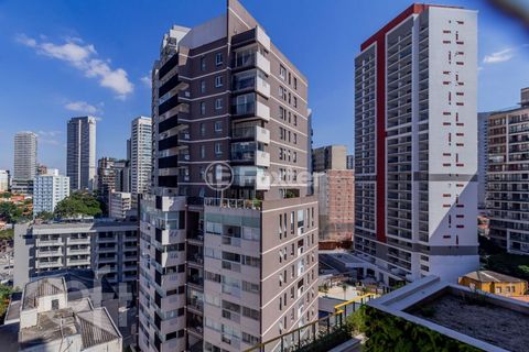 Image 13 - 858729