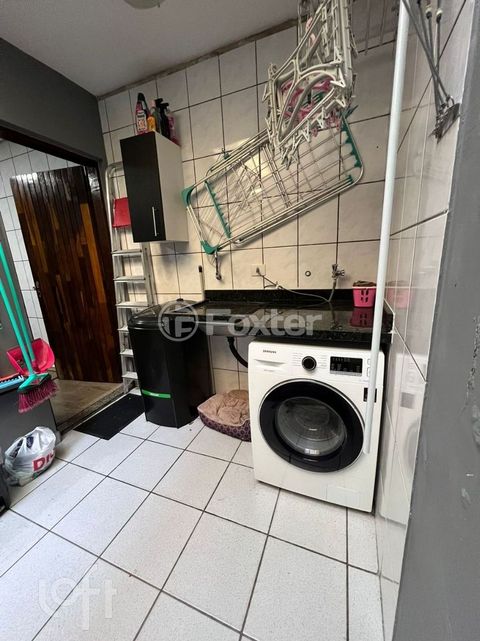 Image 11 - 858755