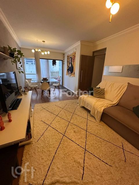 Image 1 - 858786
