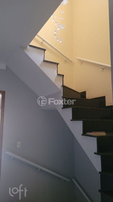 Image 8 - 858802