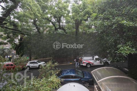 Image 10 - 858803