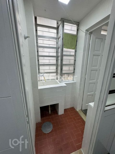 Image 14 - 858803