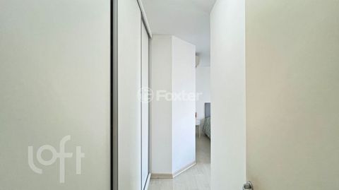 Image 19 - 858827