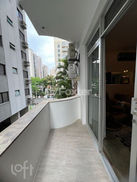 Image 10 - 858858