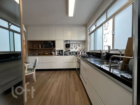 Image 7 - 858858