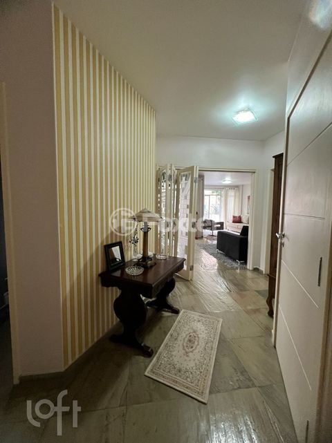 Image 12 - 858858