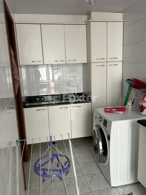 Image 9 - 858933