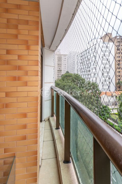 Image 6 - 858938
