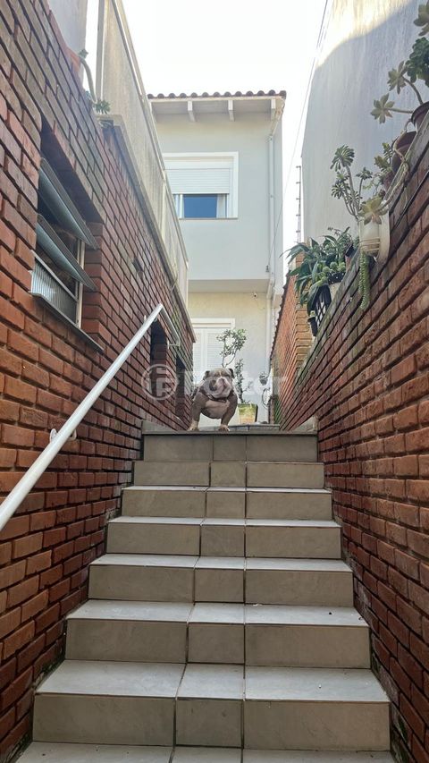 Image 1 - 858939