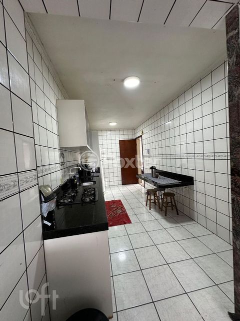 Image 8 - 858969