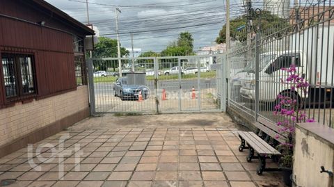 Image 1 - 859025