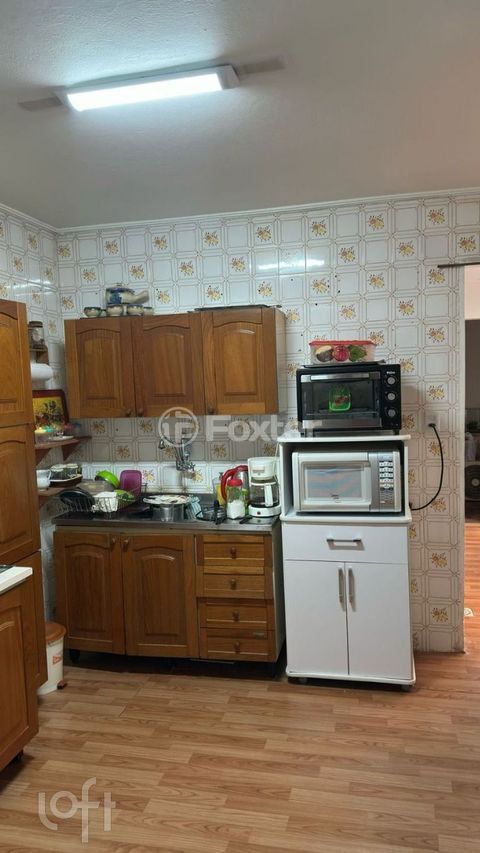 Image 8 - 859025