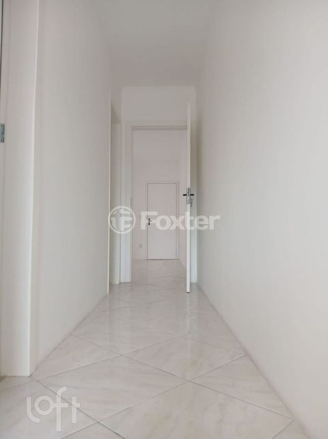Image 6 - 859143