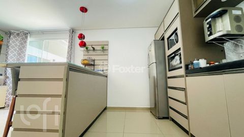 Image 6 - 859295
