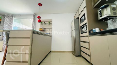 Image 10 - 859295