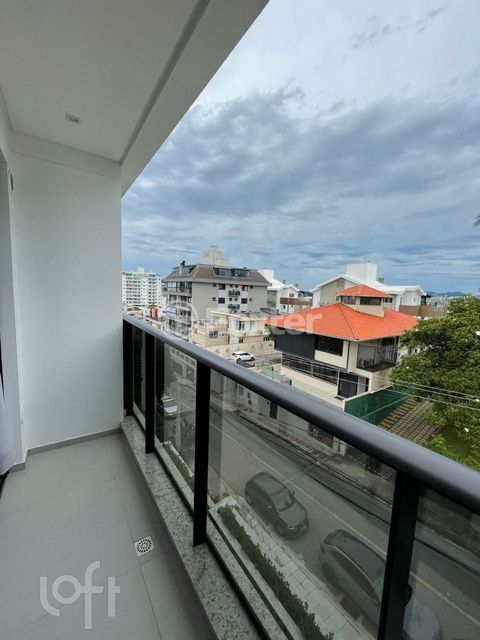 Image 7 - 859402
