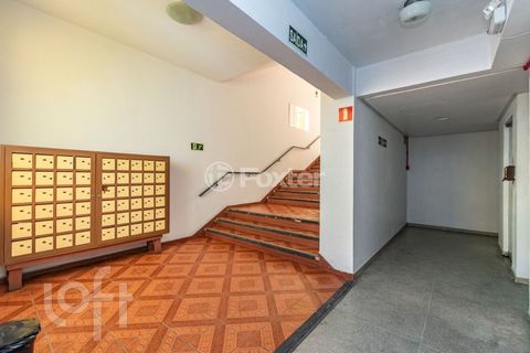 Image 16 - 859405