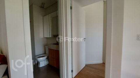 Image 4 - 859411