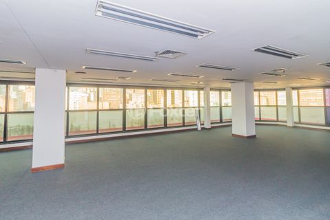 Image 10 - 859618
