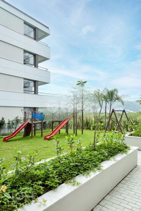 Image 3 - 859678