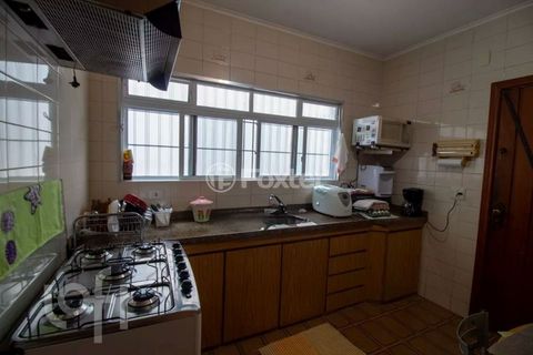 Image 9 - 859690