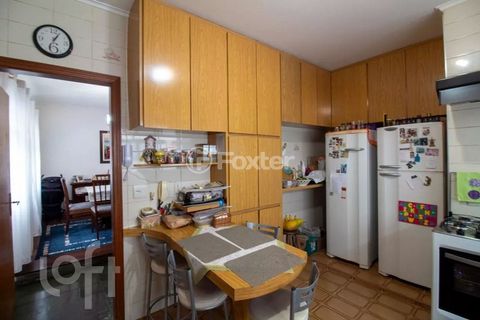 Image 8 - 859690