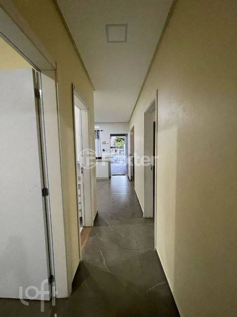 Image 6 - 859743