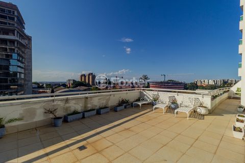Image 4 - 859747
