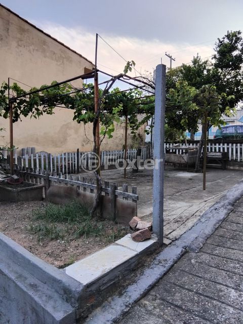 Image 1 - 859805