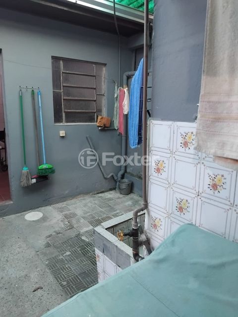 Image 6 - 859805