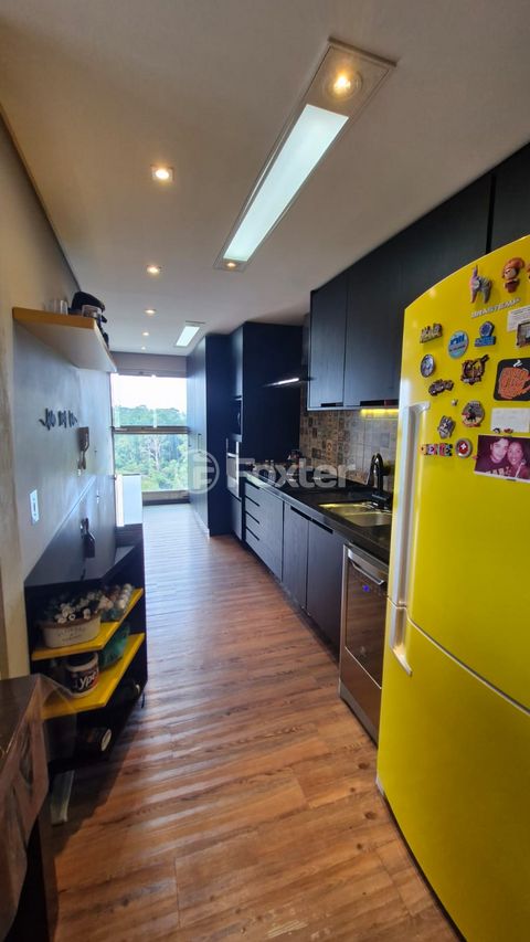 Image 8 - 859909