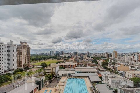 Image 15 - 859930
