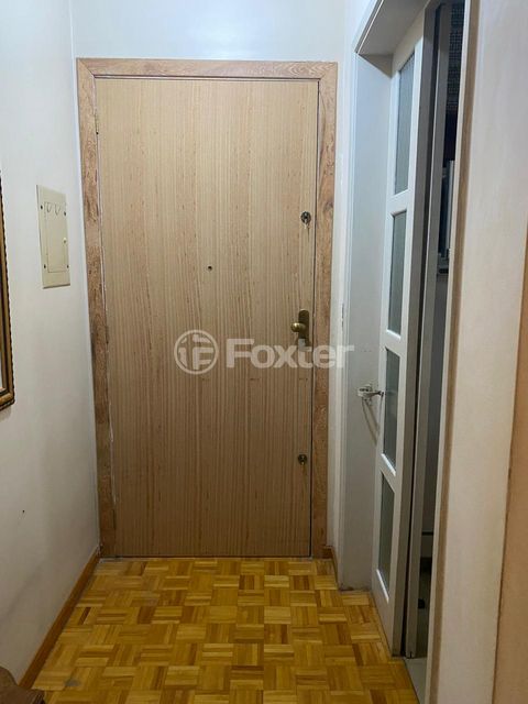 Image 7 - 859935