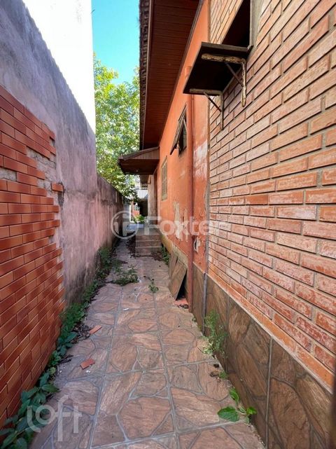 Image 10 - 859936