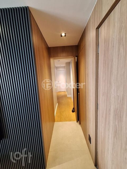 Image 4 - 860042