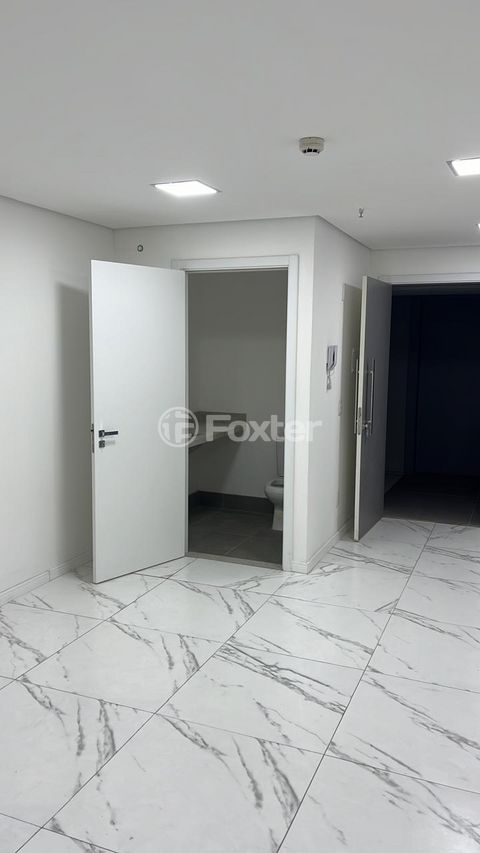 Image 7 - 860098