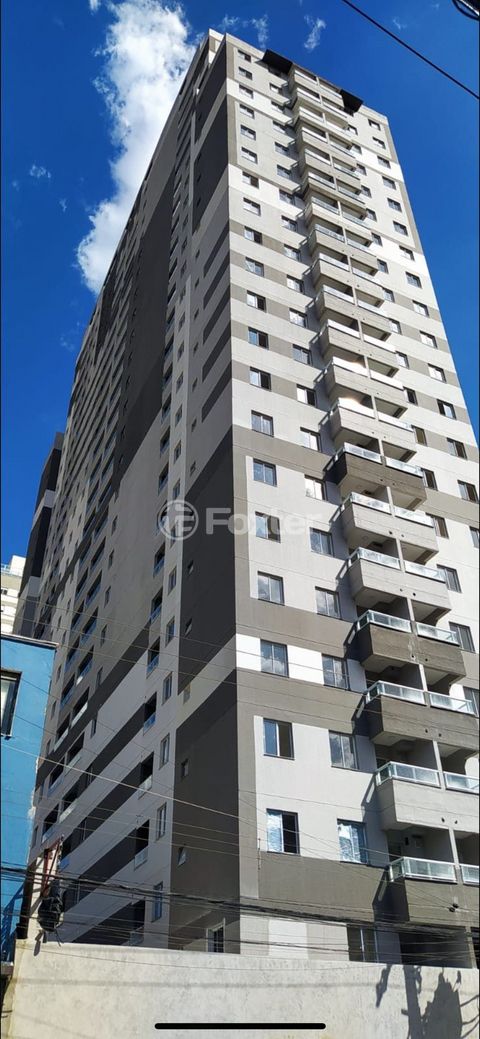 Image 10 - 860744