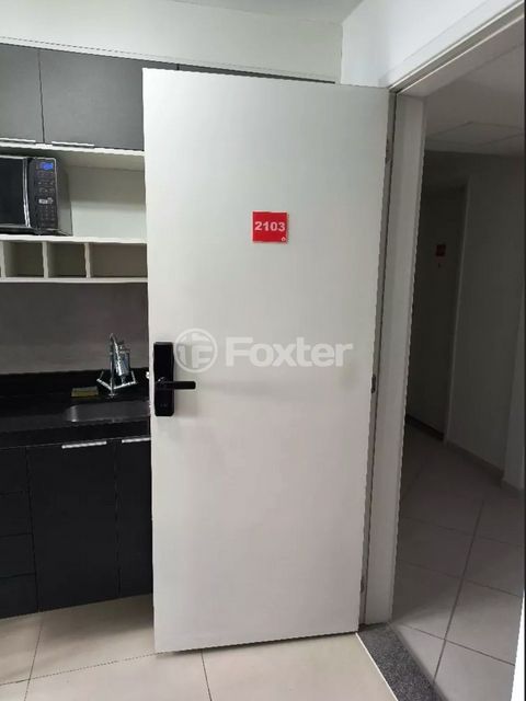 Image 7 - 860744