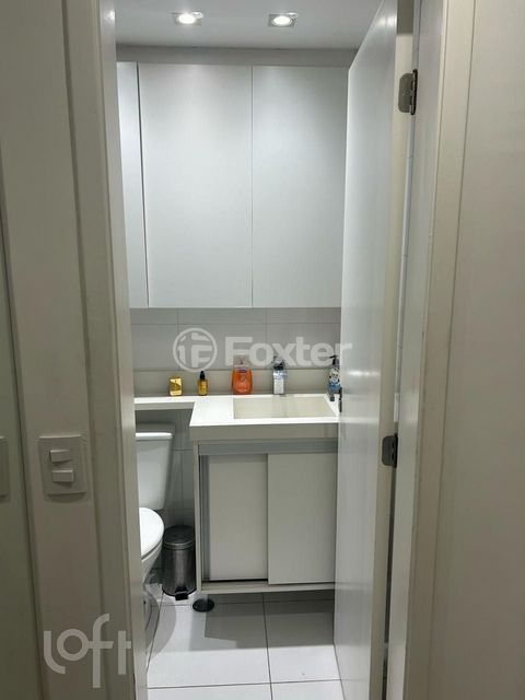 Image 7 - 860758