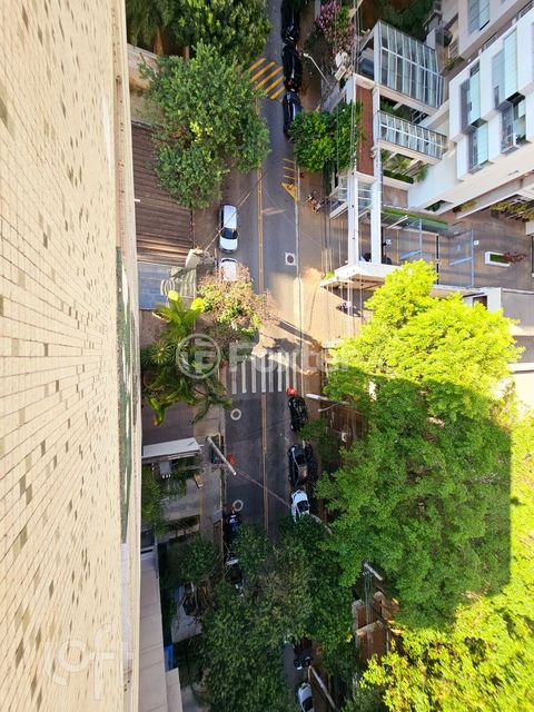 Image 18 - 860770