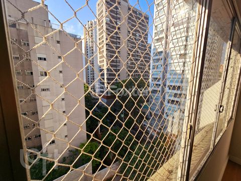 Image 2 - 860770
