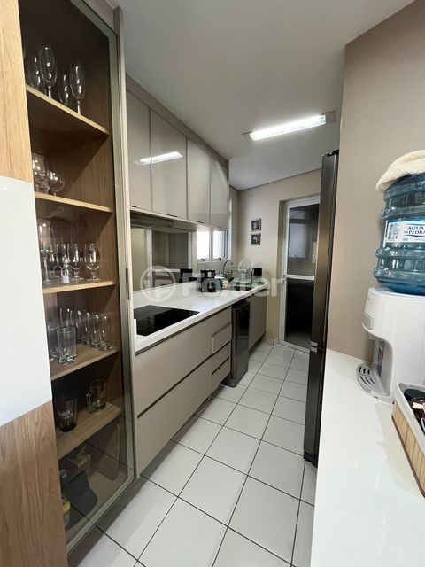 Image 7 - 860955