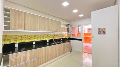 Image 9 - 861051