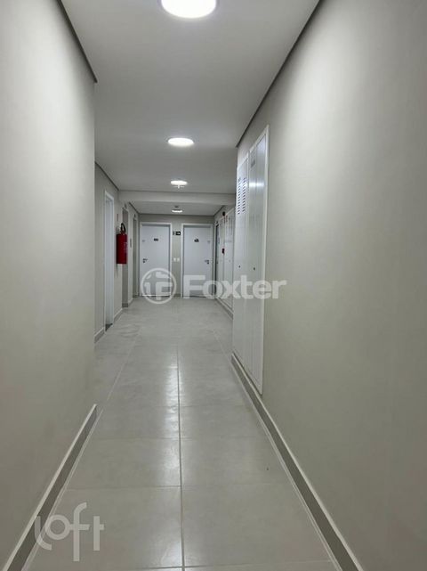 Image 11 - 861106