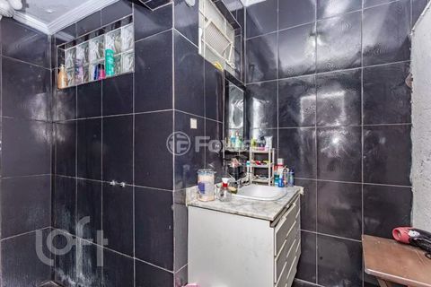 Image 17 - 861740