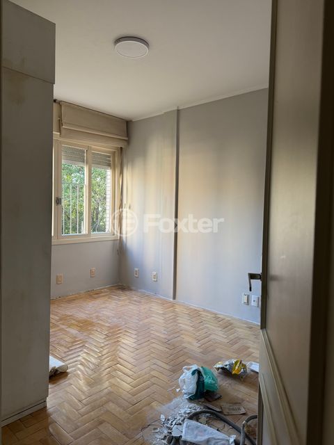 Image 6 - 861811