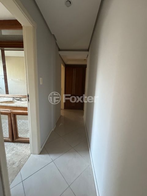 Image 3 - 861811