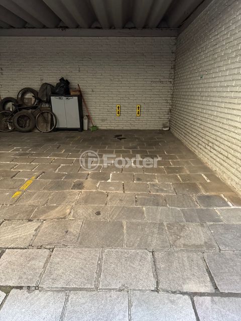 Image 14 - 861811