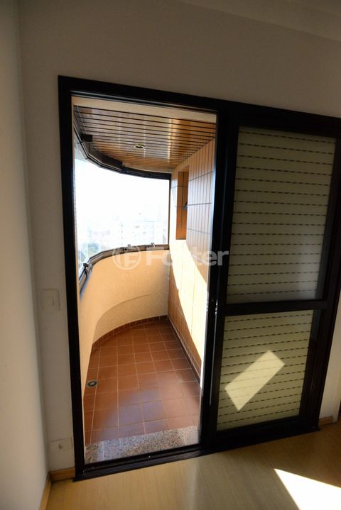 Image 6 - 862141